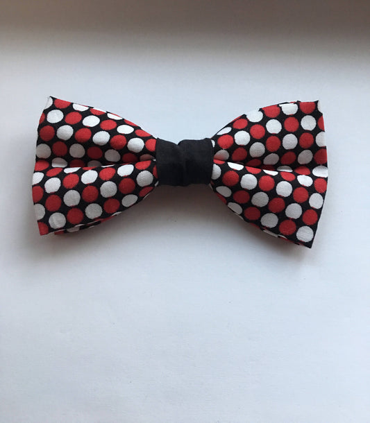 Classic Dots bow tie