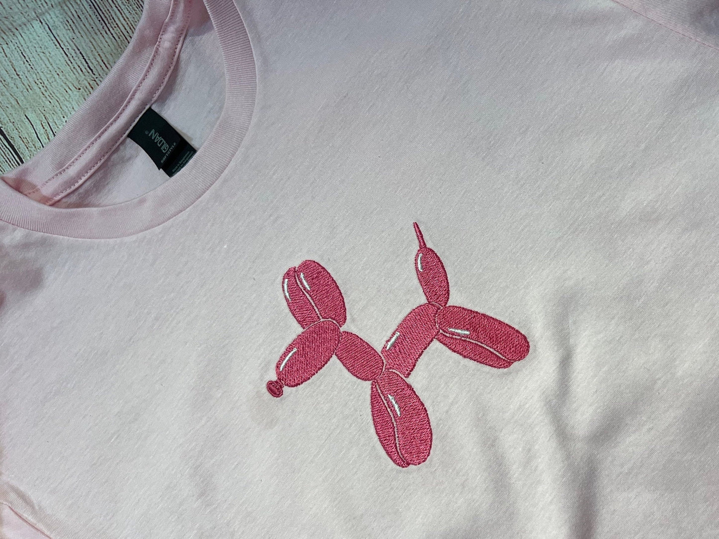 Dog Ballon Embroidered T-shirt