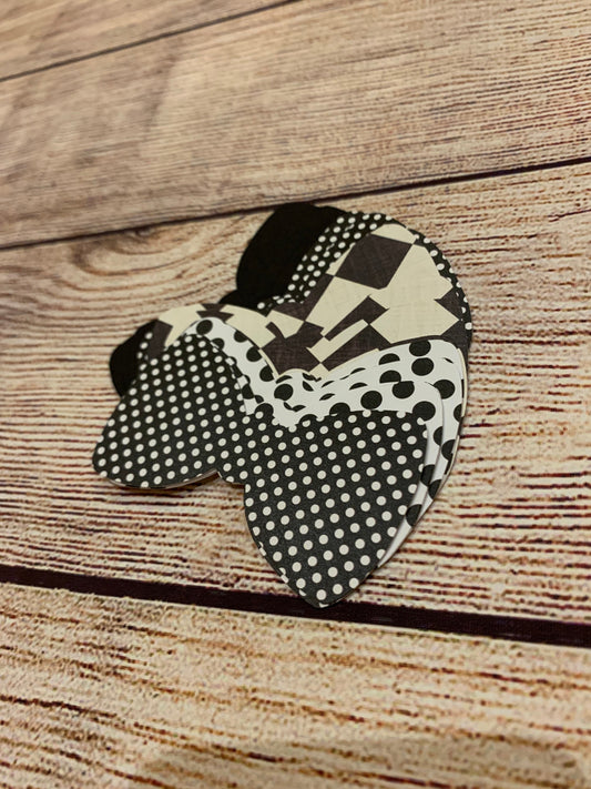 Bow Tie Cut Out - Black/White Theme
