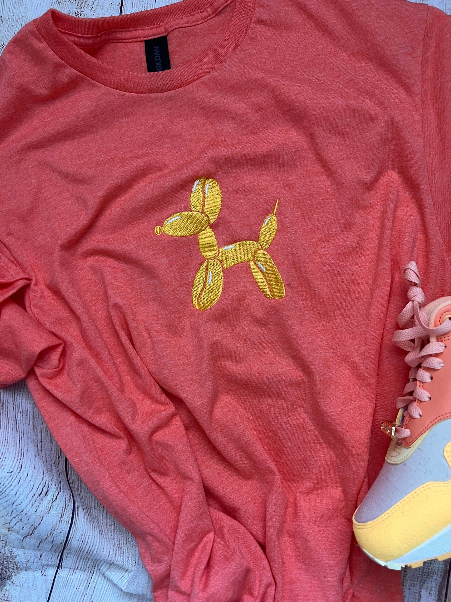 Dog Ballon Embroidered T-shirt