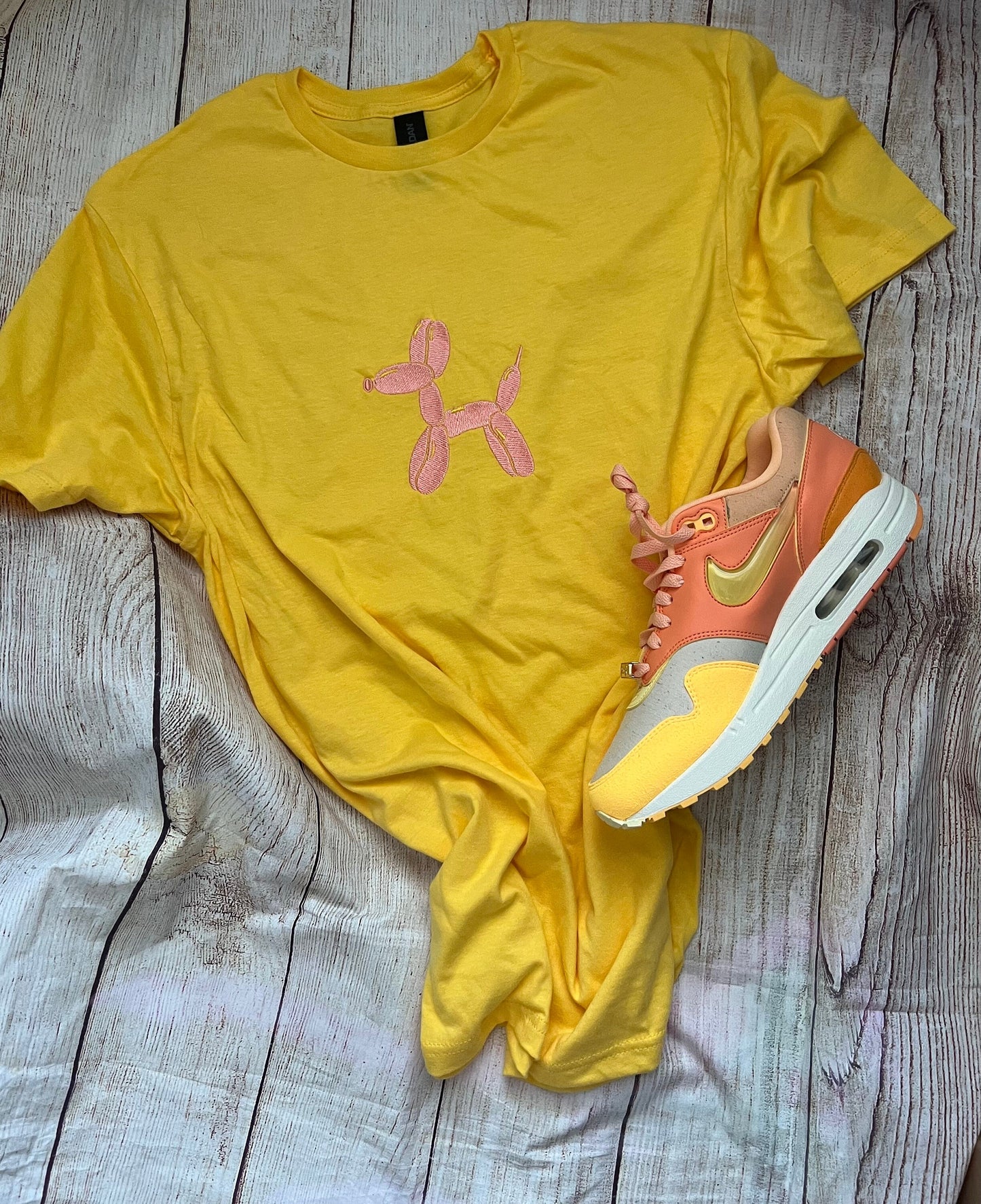 Dog Ballon Embroidered T-shirt