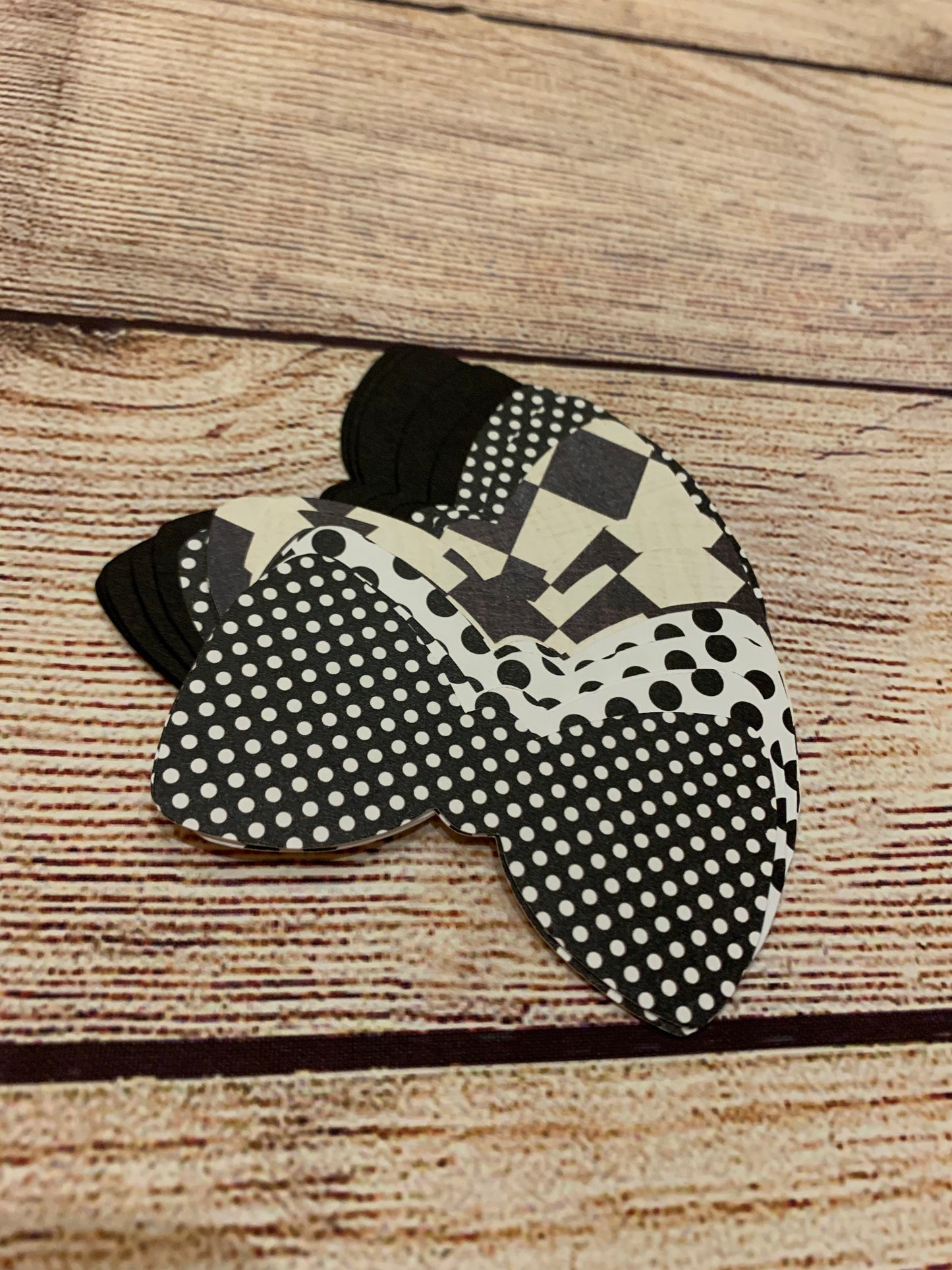 Bow Tie Cut Out - Black/White Theme