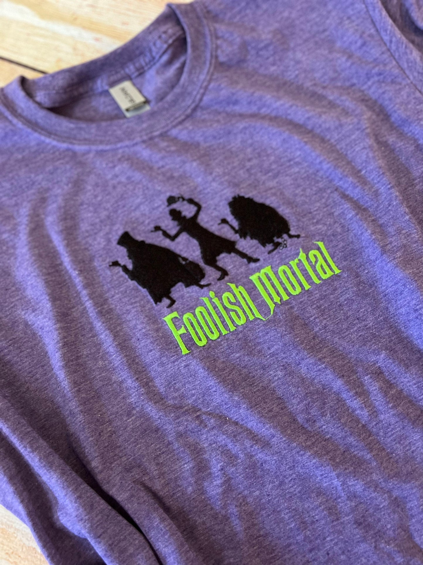 Haunted Mansion Embroidered Ghost/Ghouls Halloween T-shirt